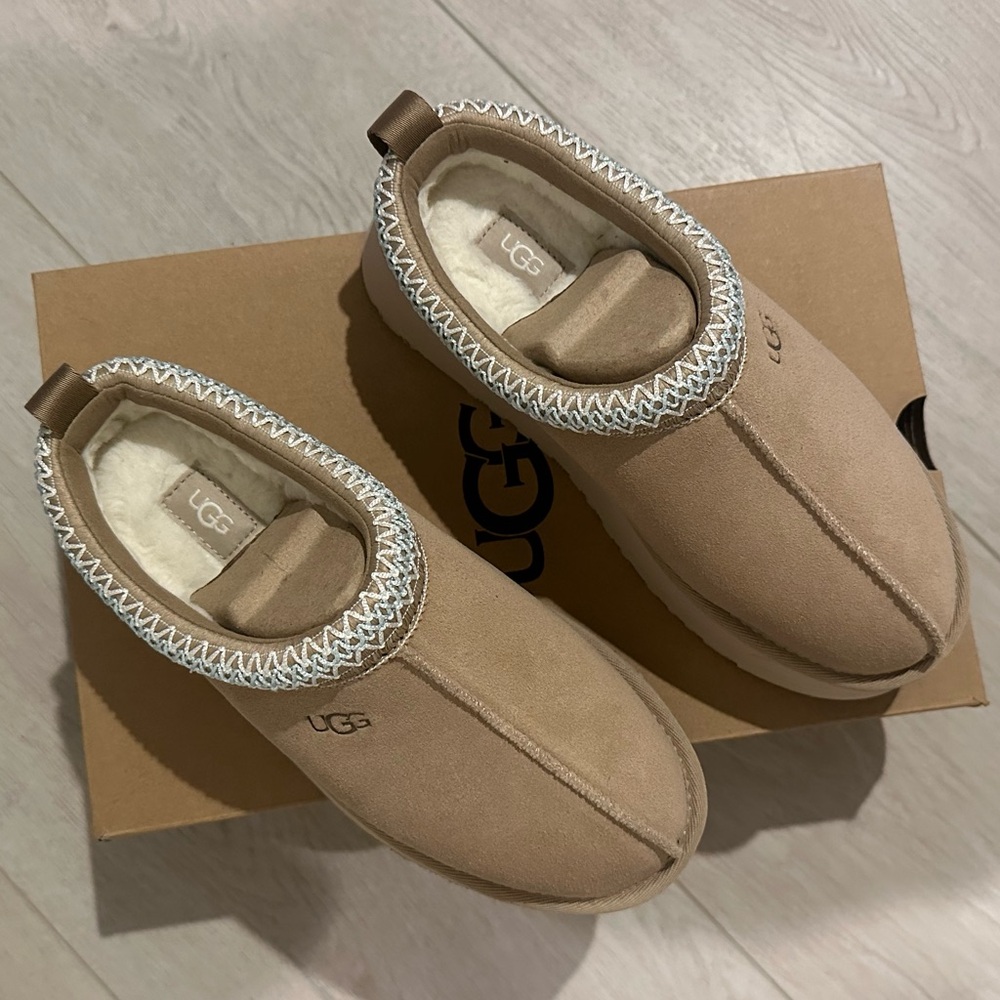 Tazz Platform Slipper in Sand